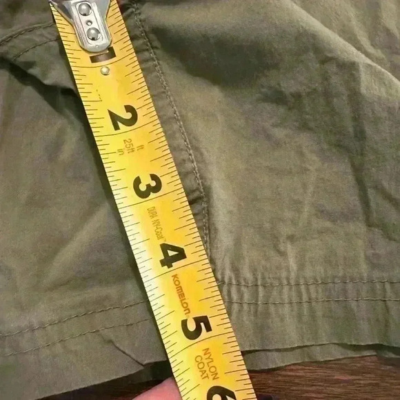 EUC CQR Cargo Shorts Men’s Size XL. Olive Green. 5” Inseam - Picture 7 of 7